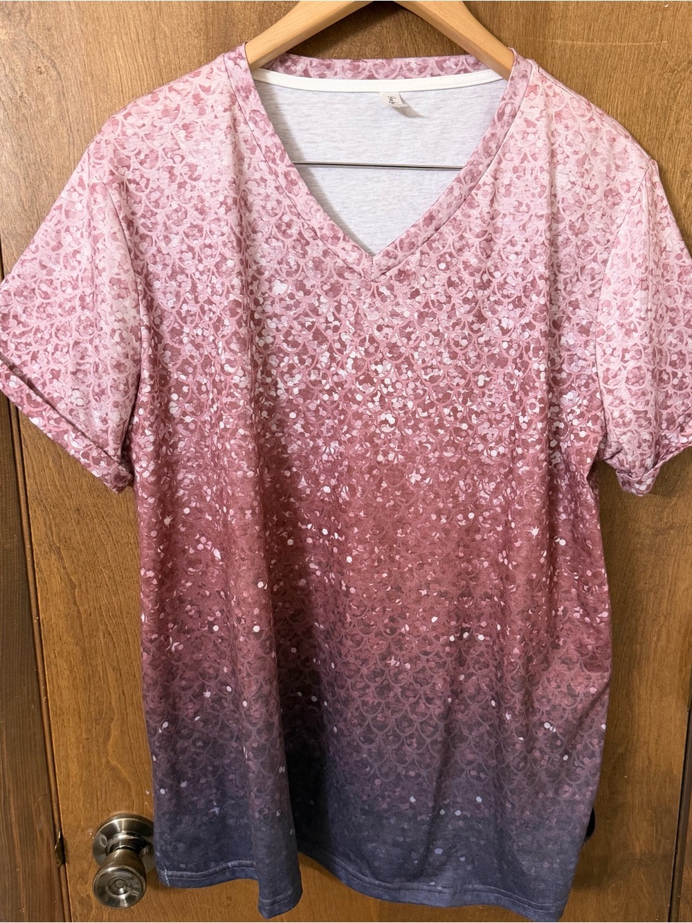 Pink Lady XL V-Neck Ombre Short Sleeve Tee in Rose and Slate